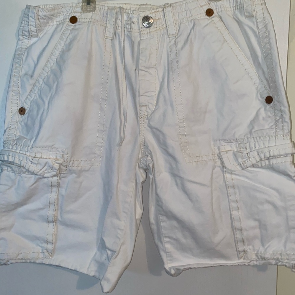 True religion whit cargo shorts size 40
